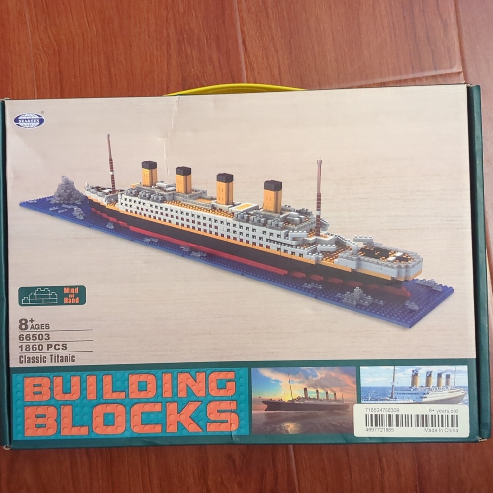 Titanic building blocks
